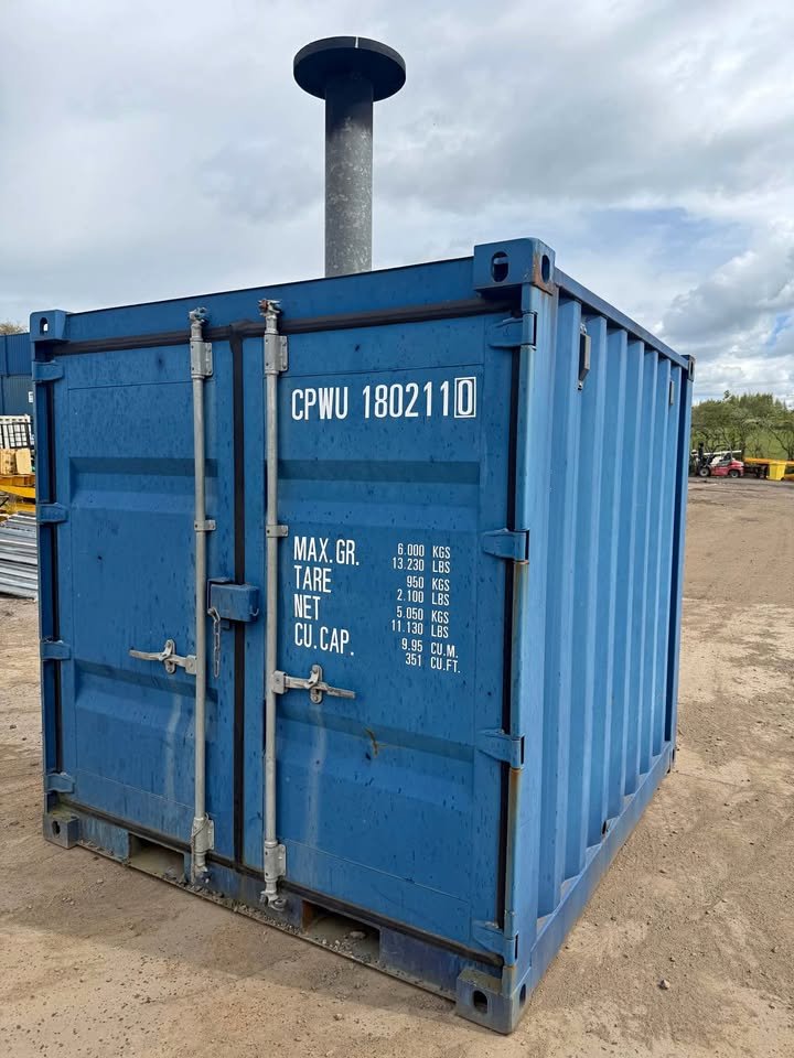 Containerised diesel hot-wash system