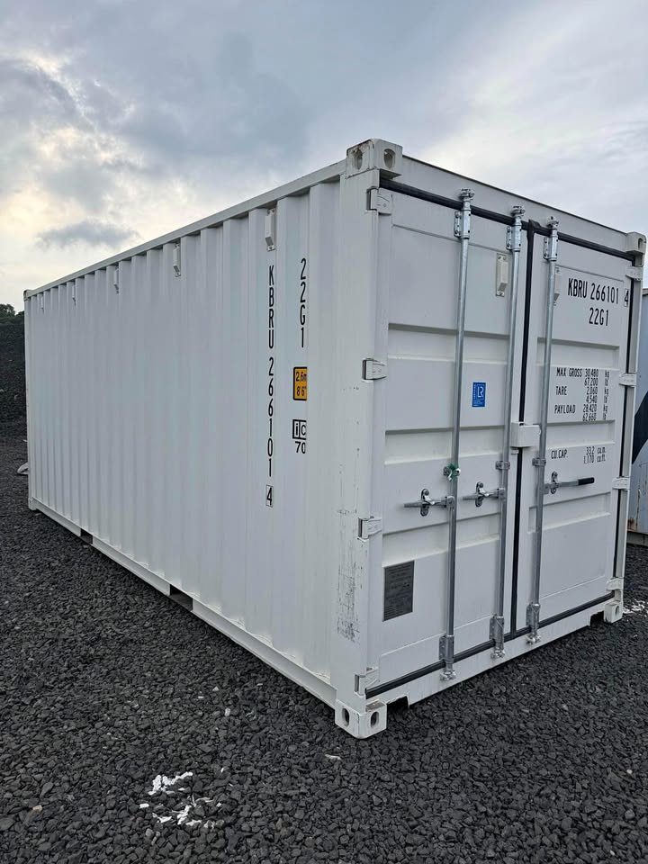 20ft containers & shelter package at Hadden Industrial