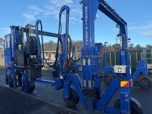Mobicom Brunel Global Straddle Carrier Container Handler 33 T