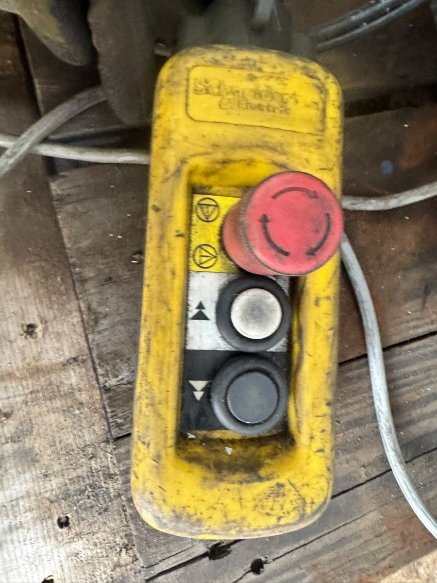 Photograph 3