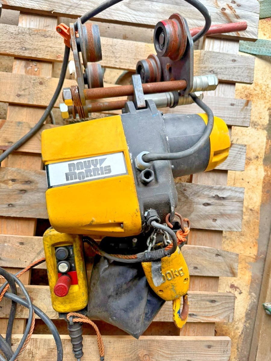Morris 500kg Electric Chain Hoist 415V 3 Phase With Beam Trolley & Pendant
